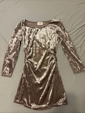 Everly Crushed Velvet Long Sleeve Dress in Dusty Mauve